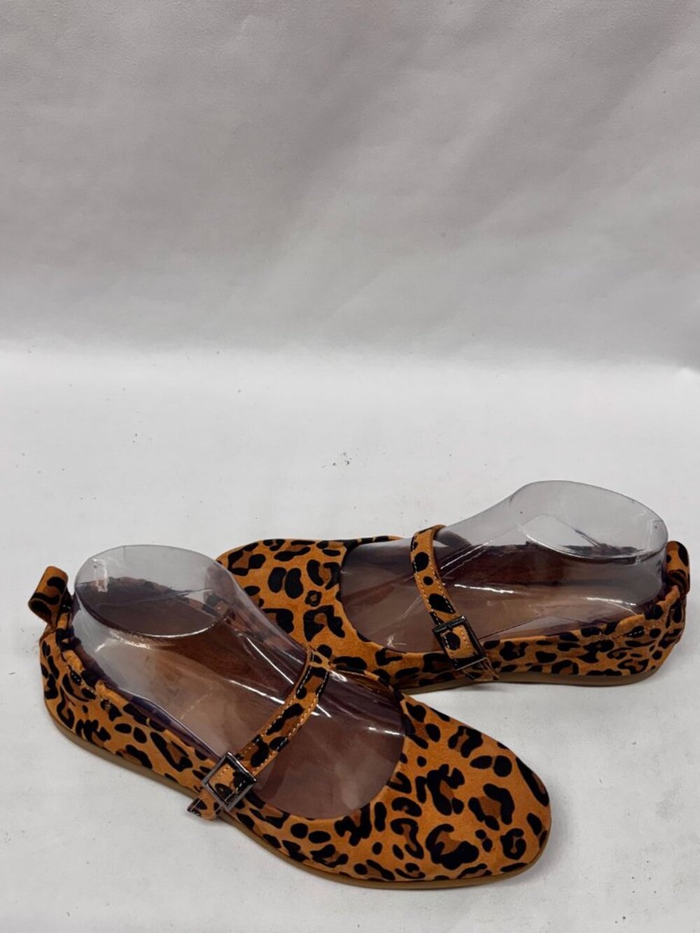 MIZ MOOZ WOMEN'S  RUCHED ELASTIC BACK LEATHER FLATS LEOPARD 37EU / 7US T-231